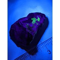 Fluoreszierender Hyalite Opal Auf Rauchquarz Kristall von WholesaleRocksDotBIZ