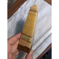 Gebänderter Gelber Calcit Polierter Obelisk-Turm von WholesaleRocksDotBIZ