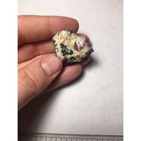 Natürlicher Roter Zirkon Kristall in Matrix Natürlicher Roter Zirkon Kristall in Matrix von WholesaleRocksDotBIZ