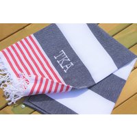 Personalisiertes Geschenk, Namenstuch Für Sie, Brautjungfer Geschenkidee, Bachelorette Party Favor, Hochzeitsgeschenke, Strandtuch Brautgeschenk Personalisiertes Geschenk, Namenstuch Für Sie, Brautjungfer Geschenkidee, Bachelorette Party Favor, Hochzeitsgeschenke, Strandtuch Brautgeschenk von WholesaleTowels