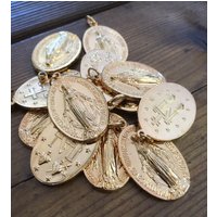 Religiöse Wunderbare Jungfrau Maria Vergoldet 22K Große Ovale Medaille Nos Vintage von WickedCrafts