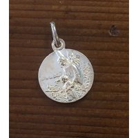Vintage Kleine Silber Platte Religiöse Baby Jesus Schutzengel Medaille Frankreich Signiert A Zacchi von WickedCrafts