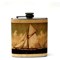 Personalisierte Holz Flasche Vintage Segelboot Design, Geschenk Seemann von Wickensnuffers