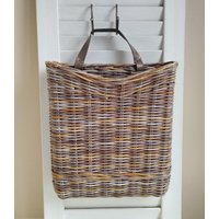 Korb An Der Tür Für Blumen. Rechteckige Flache Blumenschale. Weidenkorb in Naturfarbe, Dekoration Die Haustür. Blumenampel Korb An Der Tür Für Blumen. Rechteckige Flache Blumenschale. Weidenkorb in Naturfarbe, Dekoration Die Haustür. Blumenampel von WickerDecorWorkshop