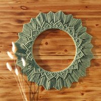 Makramee Mandala 25 cm in Eucalyptus Green | Wandbehang Wanddekoration Tischdekoration von WildSoulArtMacrame
