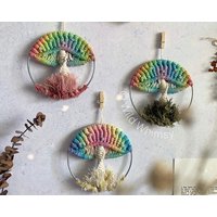 Regenbogen Pilz 5" Makramee Pride Pilz, Lgbtq+, Love Is Love, Gay Pride, Pride Flags, Handgefärbt von WildWhimsyShop