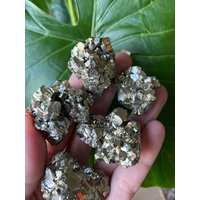 Pyrit Haufen Eisenpyrit, Brocken, Eisenpyrit von WildandFreePeople