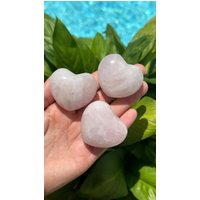 Rosenquarz Herz Geschwollener Liebes - & Schutzstein Rosenquarz Herz Geschwollener Liebes - & Schutzstein von WildandFreePeople