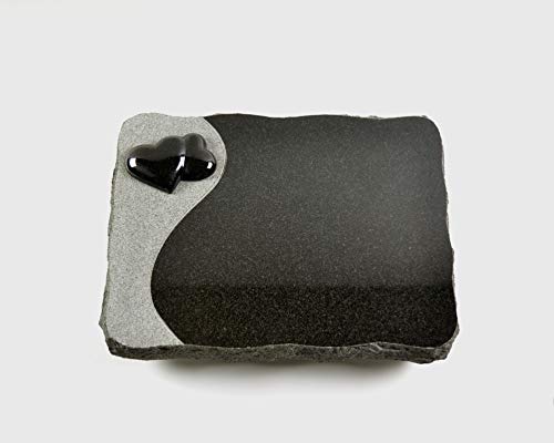 Wilhelmy Grabmale Grabplatte Indisch Black Modell Momentum, 40 x 30 x 5 cm Granit, poliert inkl. Gravur (Granitherz Black) von Wilhelmy Grabmale