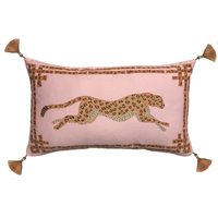 Chices Preppy Pink Leopard Kissen Schnurren Sie Perfekt Stilvolle & Verspielte Wohnkultur Mit Einem Hauch Von Laune Chices Preppy Pink Leopard Kissen Schnurren Sie Perfekt Stilvolle & Verspielte Wohnkultur Mit Einem Hauch Von Laune von WillaHeart