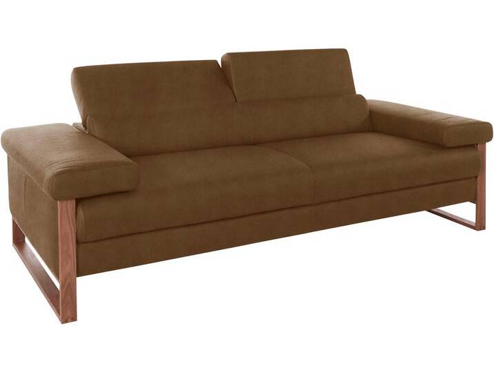 2,5-Sitzer W.SCHILLIG finn , braun (chocolate s37), B:230cm H:71cm T:106cm, Flachgewebe S22 (100% Polyester);Stoff S37 (100% Polyester);Longlife Xtra-Leder Z59: Glattleder mit modischer Prägung. Hautstärke 0, 9 - 1, 1 mm, Sofas, German Design Award 2016, Fußgestell Nussbaum natur, Breite 230 cm von Willi-Schillig