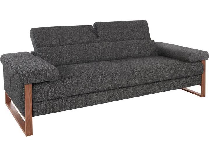 2,5-Sitzer W.SCHILLIG finn , grau (anthrazit s22), B:230cm H:71cm T:106cm, Flachgewebe S22 (100% Polyester);Stoff S37 (100% Polyester);Longlife Xtra-Leder Z59: Glattleder mit modischer Prägung. Hautstärke 0, 9 - 1, 1 mm, Sofas, German Design Award 2016, Fußgestell Nussbaum natur, Breite 230 cm von Willi-Schillig