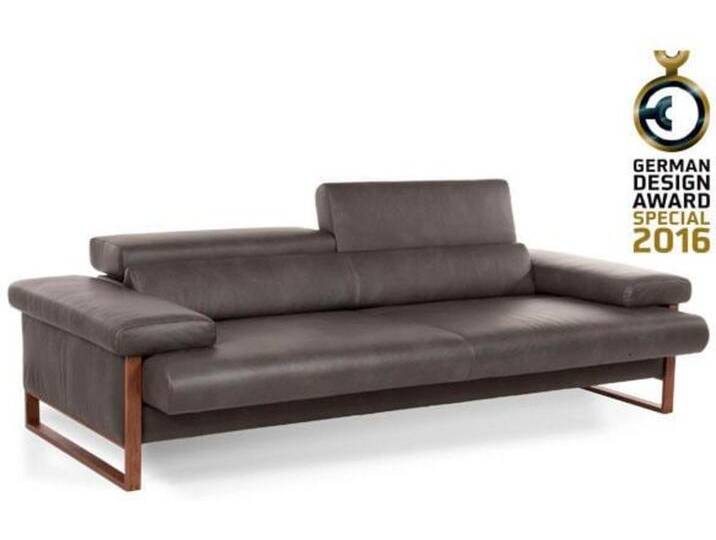 2-Sitzer W.SCHILLIG finn , weiß (weiß z59), B:210cm H:71cm T:106cm, Flachgewebe S22 (100% Polyester);Stoff S37 (100% Polyester);Longlife Xtra-Leder Z59: Glattleder mit modischer Prägung. Hautstärke 0, 9 - 1, 1 mm, Sofas, German Design Award 2016, Fußgestell Nussbaum natur, Breite 210 cm von Willi-Schillig