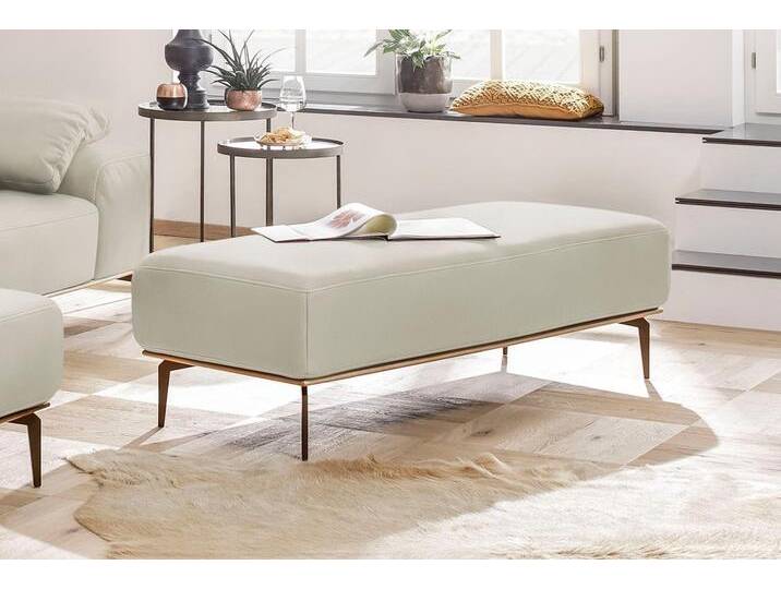 Polsterhocker W.SCHILLIG run , weiß (cream weiß z73), B:150cm H:46cm T:60cm, Longlife Xtra-Leder Z73: Naturwalkleder der Luxusklasse aus den erlesensten Rohhäuten. Hautstärke 1, 1 u2013 1, 3 mm, ROHLEDER Chenille-Flachgewebe Q2 W77 (68% Polyacryl, 32% Polyester), Stoff S37 (100% Polyester), Hocker, mit Holzsockel, Füße in Bronze pulverbeschichtet, Breite 150 cm von Willi-Schillig