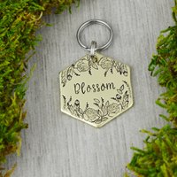 Hand Gestempelt Floral Pet Id Tag Personalisierte Hexagon Hundehalsband Tag von WillisAndBella