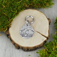 Handgestempelter Camping Haustieranhänger Hunde-/Katzenhalsbandanhänger von WillisAndBella