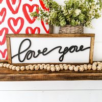 Liebe Dich Zeichen, Holzschild Valentinstag Wohnkultur, Handgemachtes Holzschild, Laser-Schnitt-Zeichen, Laser-Worte von WillowBeeSigns