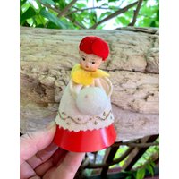 Vintage Papier Mache Blütenblatt Pixie Mädchen Weihnachten Ornament Retro Mcm 1940 1950 Zusammengesetzte 4 "Japan Kitsch Valentinstag Dekor von WillowBloom