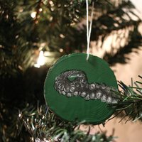 Grüner & Weißer Oktopus Ornament, Tentakel Wildtier Tier Zoo Geschenke Unter 10, Holz Ornament Grüner & Weißer Oktopus Ornament, Tentakel Wildtier Tier Zoo Geschenke Unter 10, Holz Ornament von WilsonPrintPress