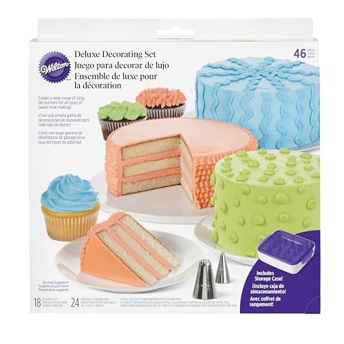 Wilton Deluxe Decorating Spritztüllen Set/46, Edelstahl Tüllen für Spritzbeutel: Runden, Stern-, Blütenblatt- und Blatt-Spritztüllen, Spritztülle zum Dekorieren von Kuchen Torten Cupcakes - Set/46 Wilton Deluxe Decorating Spritztüllen Set/46, Edelstahl Tüllen für Spritzbeutel: Runden, Stern-, Blütenblatt- und Blatt-Spritztüllen, Spritztülle zum Dekorieren von Kuchen Torten Cupcakes - Set/46 von Wilton