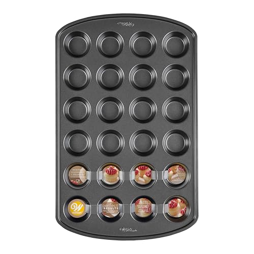 Wilton Perfect Results Premium Non-Stick Mini Muffin and Cupcake Pan, 24-Cup von Wilton