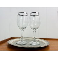 Vintage Silber Rand Weinglas Paar, Overlay Bar Glas, Für Glaswaren, Geschenk Brautjungfer, Trauzeuge, Hochzeitsgeschenk von WinnieHorsley