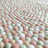 Teppich | Perlmutt Kostenloser Versand Filzkugel Kinderzimmer Dekor Spielmatte Wollteppich Pom von WinstonandGraceCo