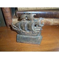 Antiker Gusseisen Buchsend Kleiner Segelboot Clipper Schiff Türstopper Schwer Antiker Gusseisen Buchsend Kleiner Segelboot Clipper Schiff Türstopper Schwer von WinterFinds