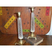 Seltene Wilton Messing Und Geschliffenes Glas Hohe Kerzenhalter Paar Taper Markiert W von WinterFinds
