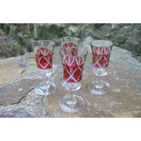 Set Von 4 Vintage Rubinroten Glas Cordial Schnapsgläser Barware von WinterFinds