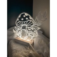 Boho Pilz Blumen Acryl Led Lampe, 3D Nachtlicht Pflanzenliebhaber, Moderne Led-Lichter, Boho, Minimalistisch, Laser Cut Decor von WiseWordsStudioASW