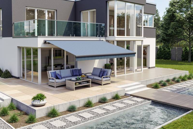 Teilhülsenmarkise blau-schwarz gestreift Teilhülsenmarkise blau-schwarz gestreift von Wismar