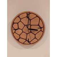 Kleine Wanduhr - Kirschholz Mit Epoxy Inlay Kleine Wanduhr - Kirschholz Mit Epoxy Inlay von WispAndWillows