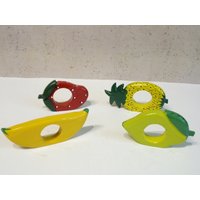 Serviettenhalter/Serviettenhalter Aus Holz in Form Von Verschiedenen Früchten von WithAScentOfCinnamon