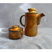 Eine Schöne Vintage Keramik Kaffee/Tee-Topf Und Zucker-Schüssel von WithAScentOfCinnamon