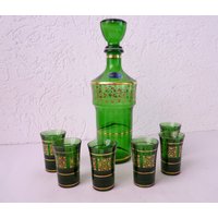 Smaragdgrün/Gold Glas Dekanter & 6 Shot Gläser, Vintage Likör Und Hergestellt in Italien von WithAScentOfCinnamon