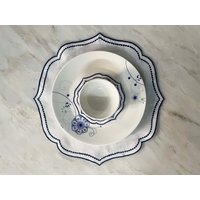 Reinleinen-Tischsets, Untersetzer, Gesticktes Königliches Dekor, Cocktail-Servietten Reinleinen-Tischsets, Untersetzer, Gesticktes Königliches Dekor, Cocktail-Servietten von WithLoveFromJaipur