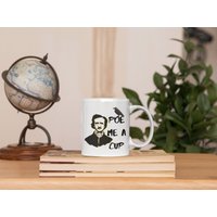 Sarkastisch Edgar Allan Poe Me A Cup Tasse 11 Oz Premium Qualität Fade-Proof Bücherwurm Geschenk von WittyDoodads