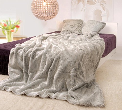 Pelzdecke Felldecke Webpelz Tagesdecke Silberfuchs 240x260 von Wohnen & Accessoires GmbH & Co. KG