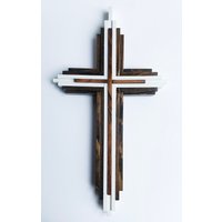 Kreuz Kruzifix Handgefertigtes Holzkreuz Holzkruzifix Gebeiztes Geschichtetes Religiöses Wohnkultur Spiritualität Kreuze Schichtholzkreuz Kreuz Kruzifix Handgefertigtes Holzkreuz Holzkruzifix Gebeiztes Geschichtetes Religiöses Wohnkultur Spiritualität Kreuze Schichtholzkreuz von WolfcreekWoodcrafts