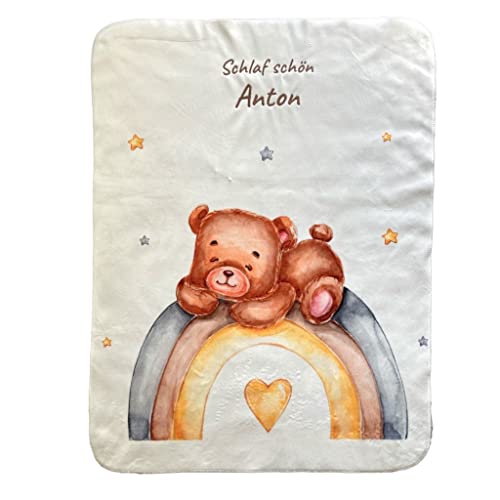 Wolimbo Duo Babydecke mit Namen - Motiv Bär auf Regenbogen - Lammfell Optik - 75x100cm von Wolimbo