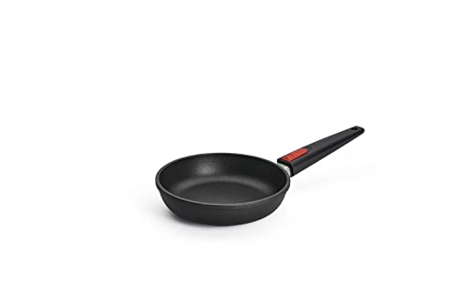 Woll Nowo Titanium Flachpfanne - Induktiv -, Ø 20 cm, 5 cm hoch, mit abnehmbarem Stiel - Geeignet für alle Herdarten, Aluminiumguss, Antihaft-Versiegelung Woll Nowo Titanium Flachpfanne - Induktiv -, Ø 20 cm, 5 cm hoch, mit abnehmbarem Stiel - Geeignet für alle Herdarten, Aluminiumguss, Antihaft-Versiegelung von Woll