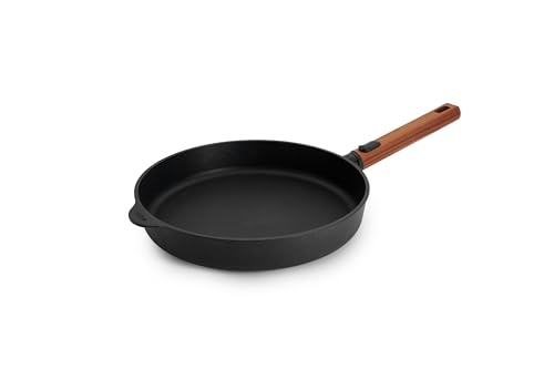 Woll Eco Logic QXR Guss-Flachpfanne - Induktiv -, Ø 28 cm, 5 cm hoch, mit abnehmbarem nachhaltigem Holzstiel - Geeignet für alle Herdarten, PFAS-frei, Antihaft-Versiegelung, Aluminiumguss von Woll