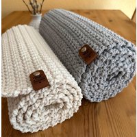 Tischläufer | Läufer Gehäkelt Tischdekoration Tischdecke Große Farbauswahl Auch in Wunschgrößen von WolleundLiebe