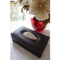 Elegante Taschentücherbox Aus Kunstleder Wohnkultur | 26 cm X 13 cm von WonderWoodLeather