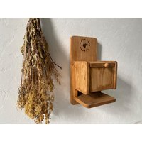 Vintage Salzbehälter, Holz An Der Wand Befestigter Salzkasten, Holzsalzbehälter von WonderlandWarehouse