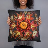 Herbstliches Kürbis Mandala Kissen von WondersmithEmporium