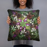 Lila Und Grün Natur Mandala Kissen von WondersmithEmporium