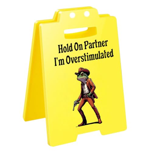 Wonsfuleu Overstimulated Desk Schild, Humorvolle Lustige Büroschilder, Schulmaterial für Klassenzimmer Wohnheim Schlafzimmer Eingangsbereich Garten Wohnung Auto Schule von Wonsfuleu