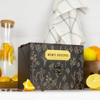 Hölzerne Rezeptbox - 4x6 Oder 5x7 Mit Trennblättern & Rezeptkarten, Personalisierter Rezeptkartenhalter, Handgefertigte Rezept-Aufbewahrungsbox Hölzerne Rezeptbox - 4x6 Oder 5x7 Mit Trennblättern & Rezeptkarten, Personalisierter Rezeptkartenhalter, Handgefertigte Rezept-Aufbewahrungsbox von WoodCookStudio